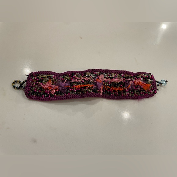 Embroidered bracelet - Picture 3 of 3